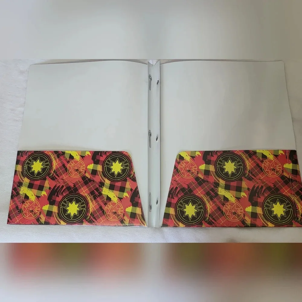 New 4‎ Piece Bundle Marvel Captain Marvel Spiral Notebooks and Poly Folder